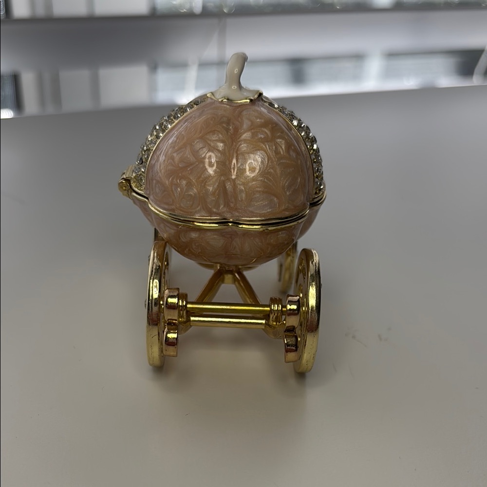 Cinderella Pumpkin Carriage Trinket Jewelry Box, Ring Holder. - Picture 4 of 6